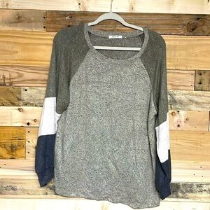 Bryon Bay size large color block terrycloth soft brush long sleeve top